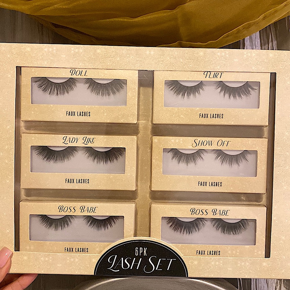 6 sets of lashes 🖤 Brand new packaged